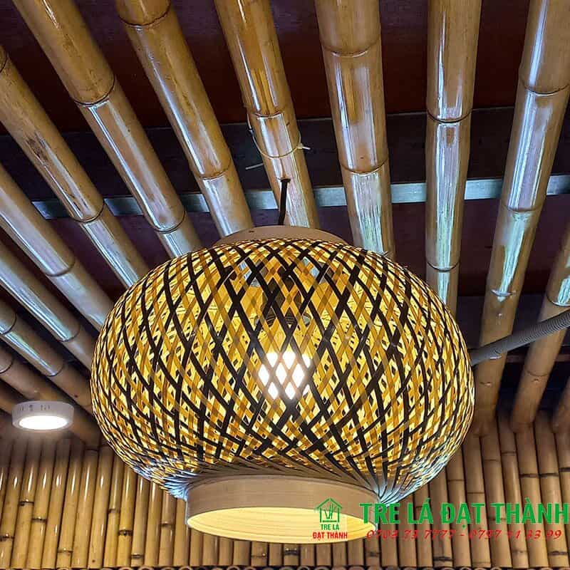 Chao Đèn Cầu Trắng Đen Mây Tre Đan - DMT039